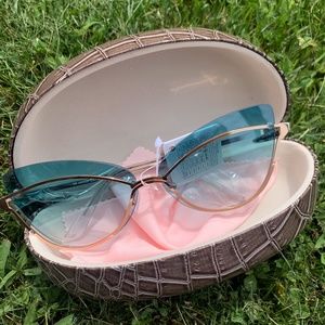 BLUE CATEYE TINT SUNGLASSES BRAND NEW